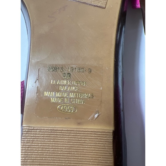 Clicks Women's Pink Sandals with Bow - Picture 8 of 8